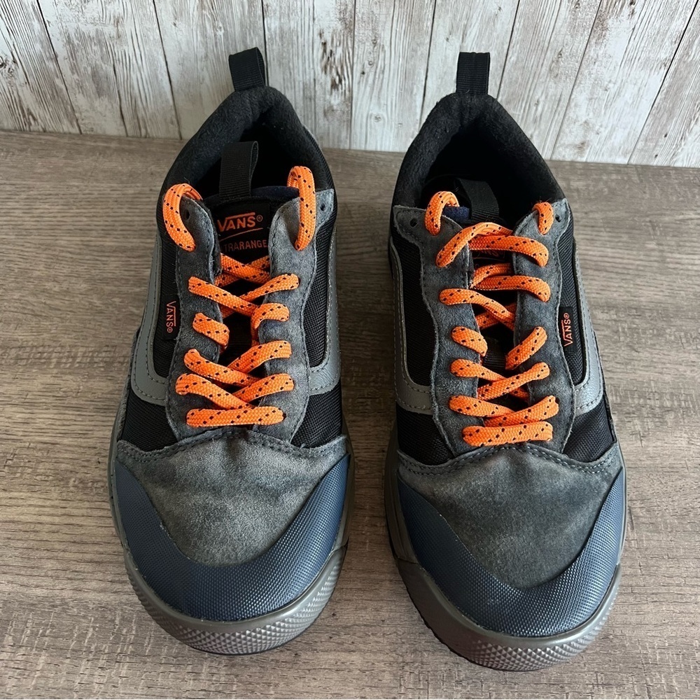 Vans Unisex Ultrarange EXO Navy and Orange Sneakers Womens 8, Men’s 6.5